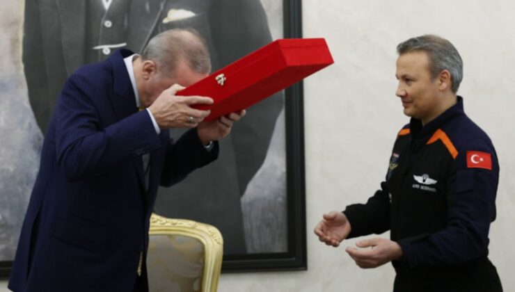 Erdoğan’a ‘uzay’ hatırası