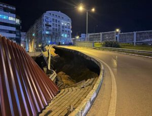 Bursa’da köprü çöktü, yol trafiğe kapatıldı