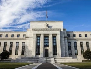 Fed: Enflasyon en büyük finansal risk
