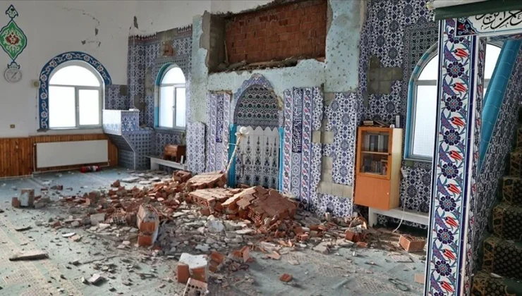 Tokat depreminde camiler ve kerpiç yapılar hasar gördü