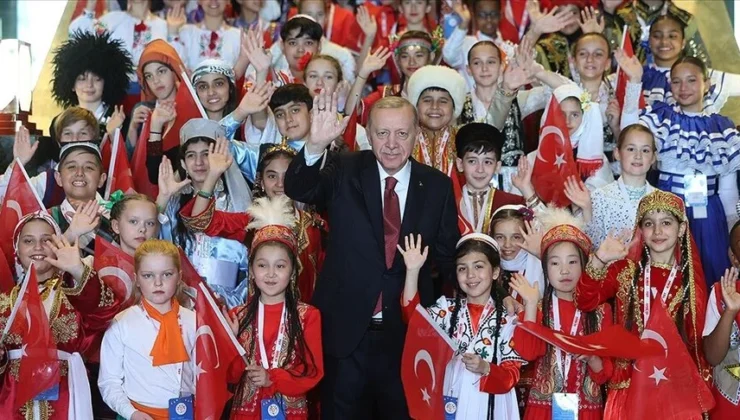 Cumhurbaşkanı Erdoğan, çocukları ağırladı