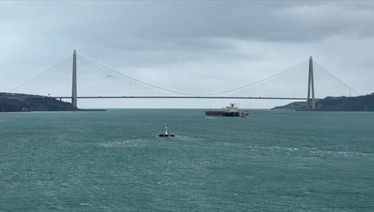 İstanbul Boğazı’nda gemi trafiği geçici olarak durduruldu