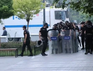 Gösteri yürüyüşü ve açık hava toplantıları yasaklandı