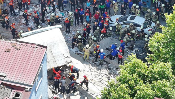 İstanbul bina çöktü: 1 kişi öldü, 7 kişi yaralı çıkarıldı