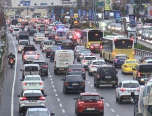 69 yaşını dolduranlar trafiğe çıkamayacak