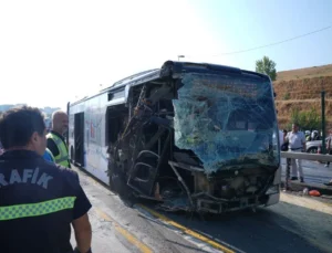 Küçükçekmece’de metrobüs kazası: 1 ölü, 4’ü ağır 35 yaralı