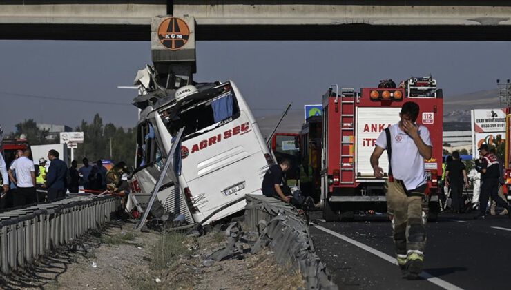 Yolcu otobüsü köprü ayağına çarptı 9 kişi öldü, 26 kişi yaralandı