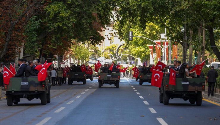 Ankara’da Zafer Bayramı resmi geçiti düzenlendi