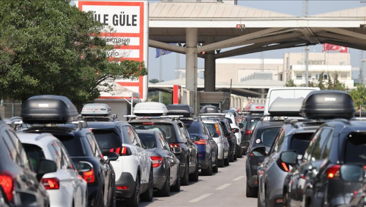 Sınır kapılarında gurbetçi yoğunluğu