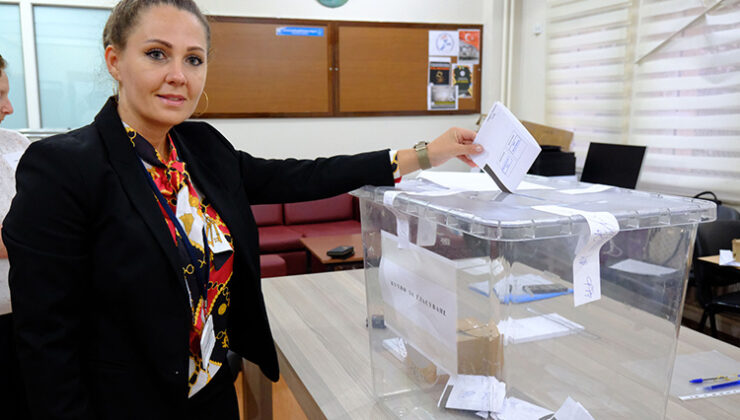 Komşu’da seçim; çifte vatandaşlar da sandık başında