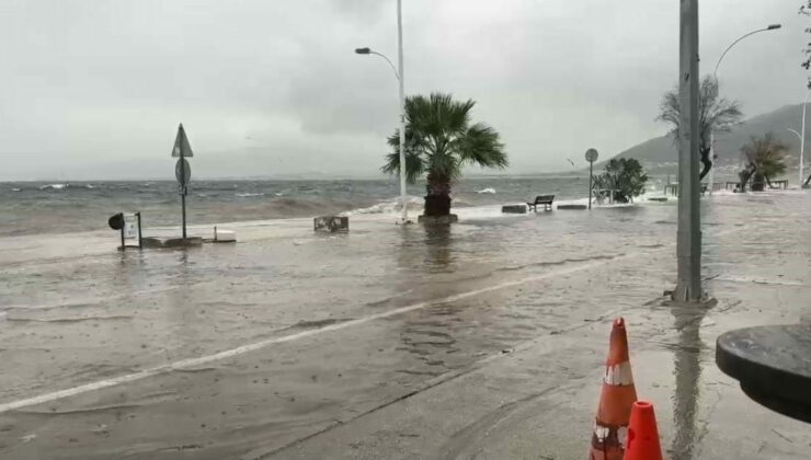 Bursa’da fırtına sahil kenarını vurdu