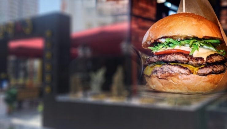 O firmanın hamburgerinden at eti çıktı