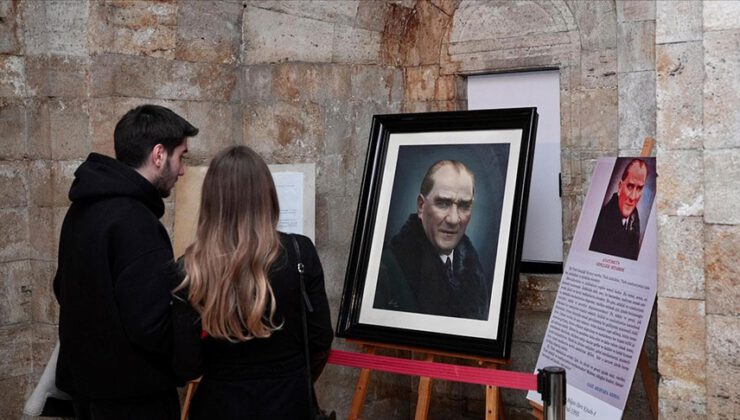 Tarihi Atatürk portresinin orijinali merak uyandırıyor