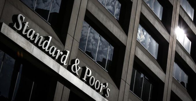 S&P, Türkiye’nin kredi notunu yükseltti