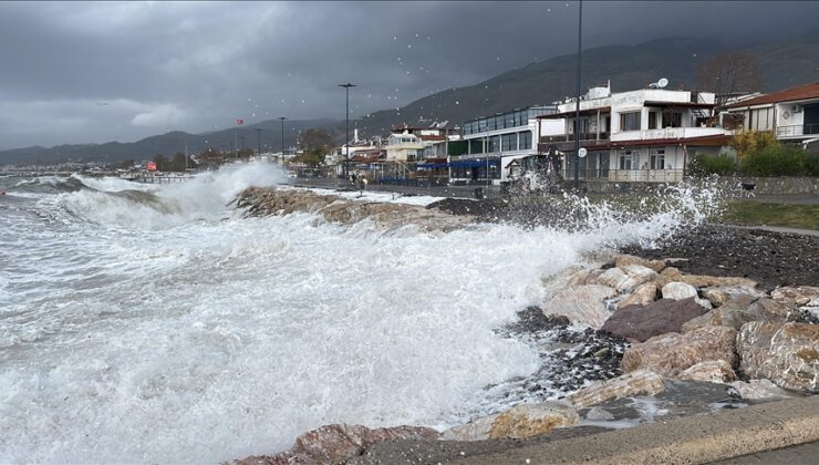 Bursa ve Balıkesir’de sağanak ve lodos etkili oluyor