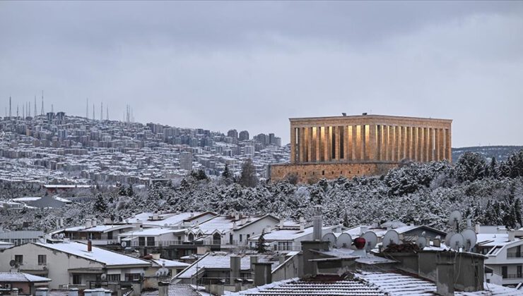 Anıtkabir’de kartpostallık görüntü