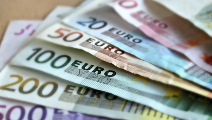 Euro rekor tazeledi, tarihi zirveyi gördü