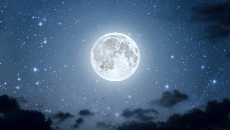 “Ay’da uzaylı üssü gördüm”