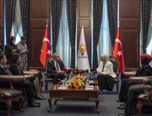 Siyasi partiler arasında bayramlaşma başladı