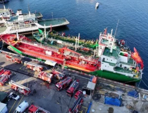 Haydarpaşa’da yakıt ikmal gemisinde yangın