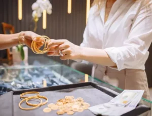 Kuyumcuya, doktora, emlakçıya yıllık harç geliyor