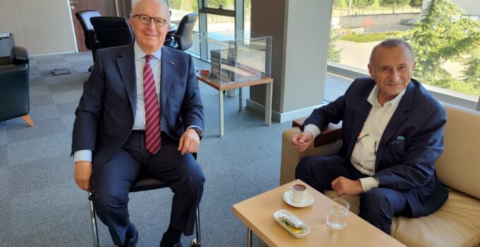 Yeşilova: “Beş Sene Sonra Ünlü Otomobil Markalarını Göremeyebiliriz”