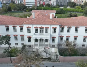 Balıklı Rum Hastanesi’ne operasyon: 7 gözaltı kararı