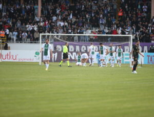 Bursaspor Gebze’de ağır darbe aldı