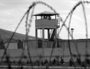 Cezaevlerinden tahliyeler başladı