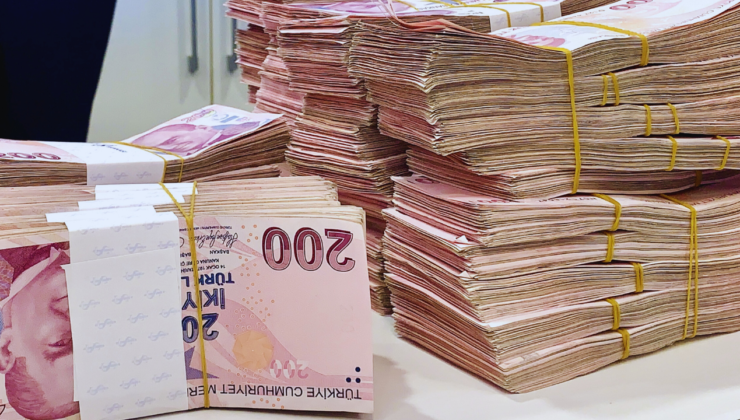 Bütçe 11 ayda 1,3 trilyon lira açık verdi