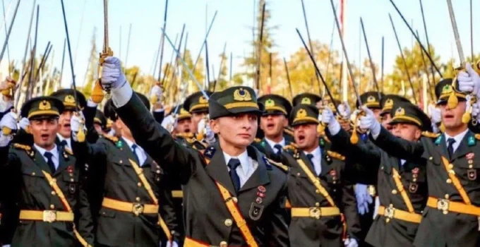 TSK’dan ihraç edilen Teğmen Ebru Eroğlu’nun iade davasında karar çıktı