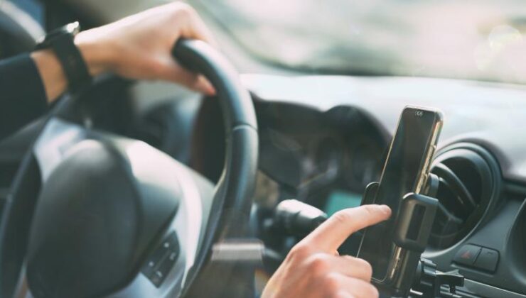 Telefon tutucu ve koku yasaklandı mı?