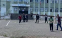 Diyarbakır’da okul önünde silah sesleri