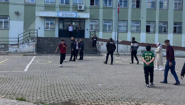 Diyarbakır’da okul önünde silah sesleri