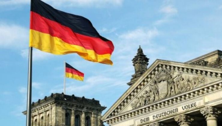 Alman ekonomisi ilk çeyrekte daraldı