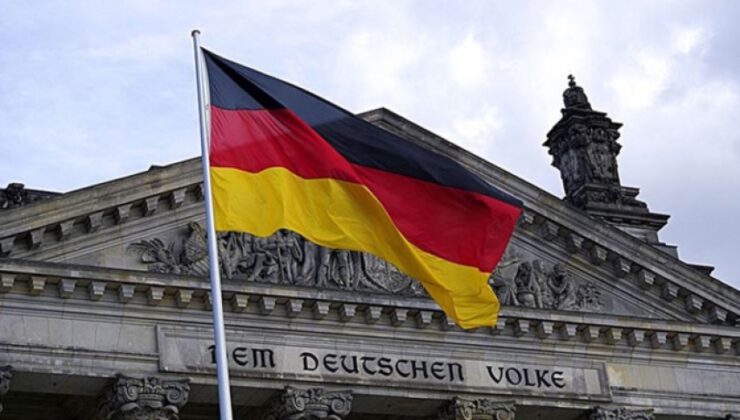 Almanya’da sanayi üretimi nisanda yüzde 17,9 düştü