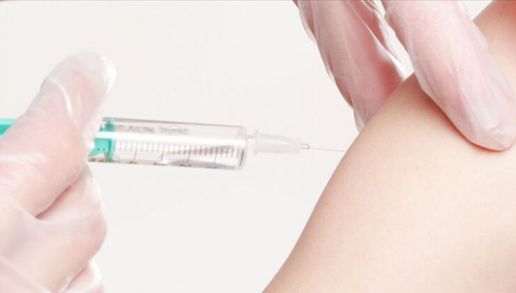 AstraZeneca Kovid-19 aşı denemesini durdurdu