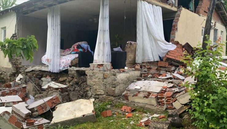 Bingöl Karlıova’da 5,7 büyüklüğünde deprem meydana geldi