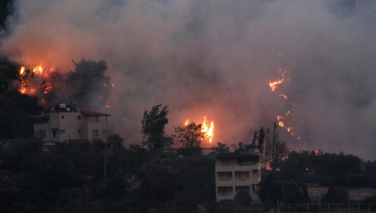 Hatay’daki orman yangını yerleşim yerlerine sıçradı