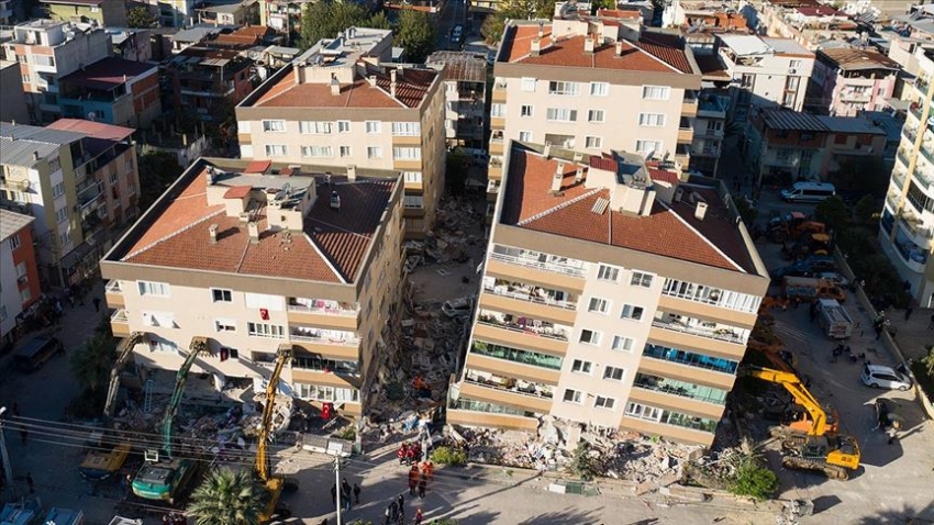 İzmir’deki depremde can kaybı 25’e, yaralı sayısı 831’e yükseldi