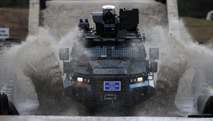 Jandarmanın zırhlı araç sürücü adaylarına Bilecik’te zorlu eğitim