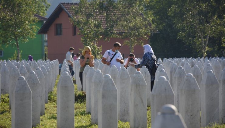 Srebrenitsa Soykırımı’nın 9 kurbanı daha toprağa verildi