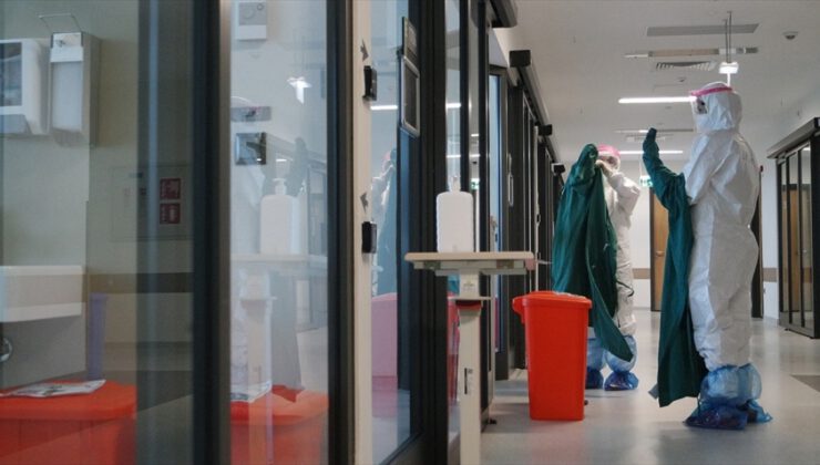 Türkiye’de koronavirüsten can kaybı 10 bin 722 oldu