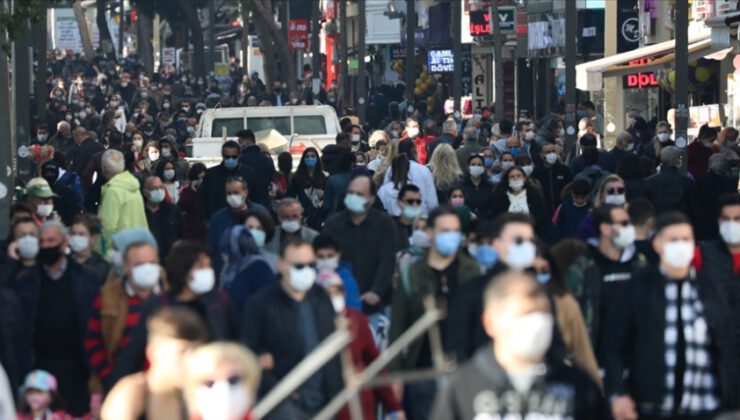 Türkiye’de koronavirüsten can kaybı 13 bin 558 oldu